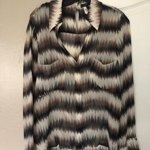 Long sleeve collard BCBG top